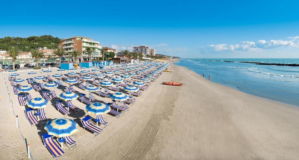 Hotel Europa Cupra Marittima Bagian luar foto