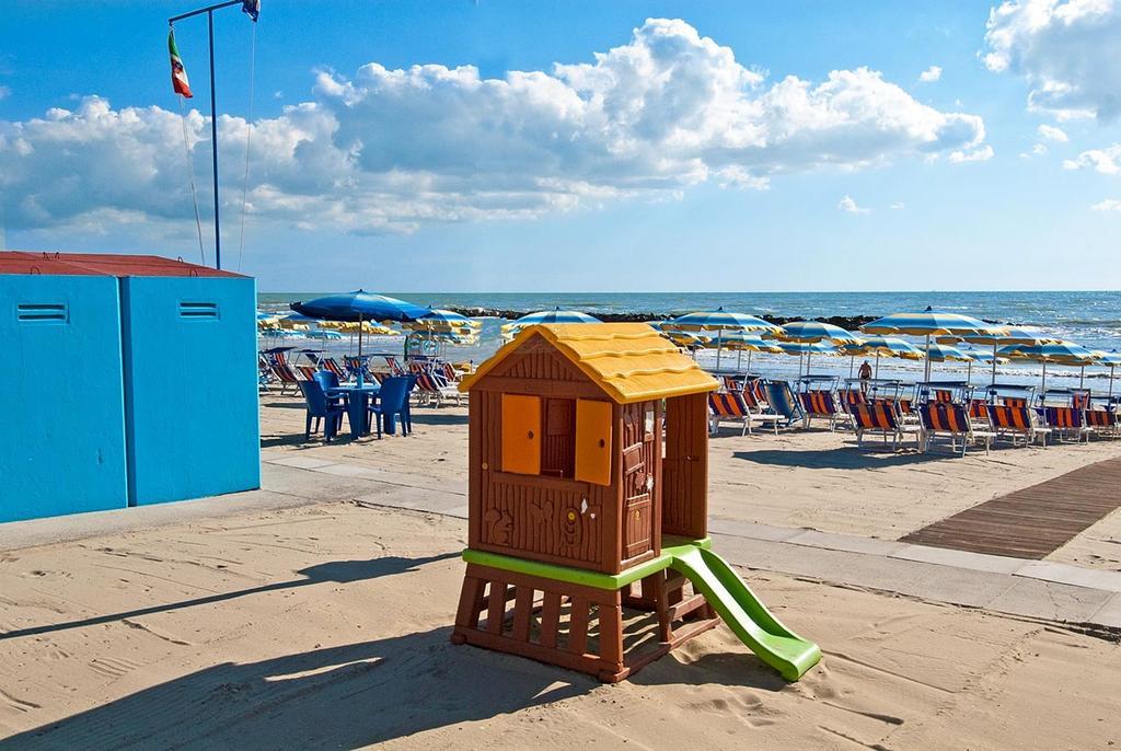 Hotel Europa Cupra Marittima Bagian luar foto